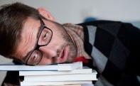 Làm thế nào để tập trung làm việc sau một đêm thức khuya